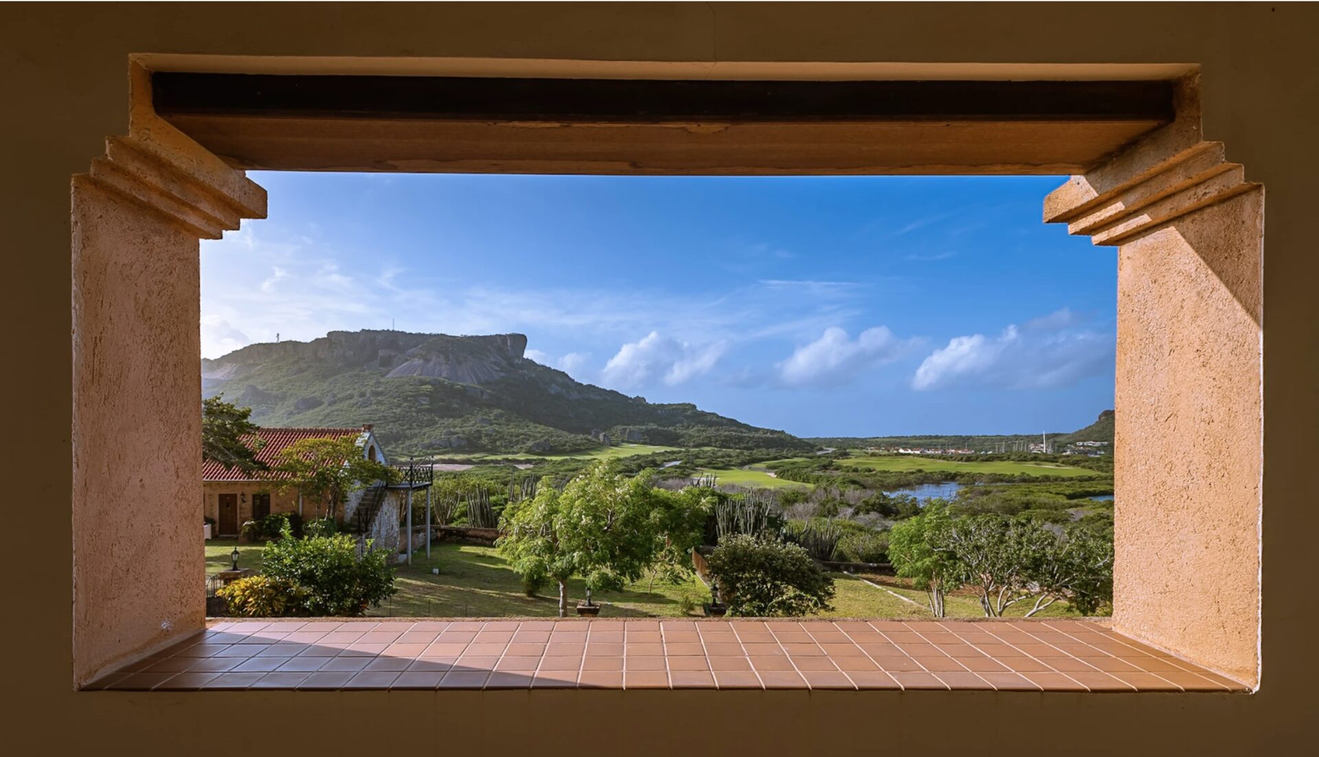 Santa Barbara location, Tafelberg view